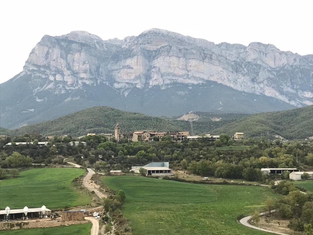 Preciosas Vistas A La Montana, Luminoso Y Acogedor Appartement El Pueyo de Araguás Buitenkant foto