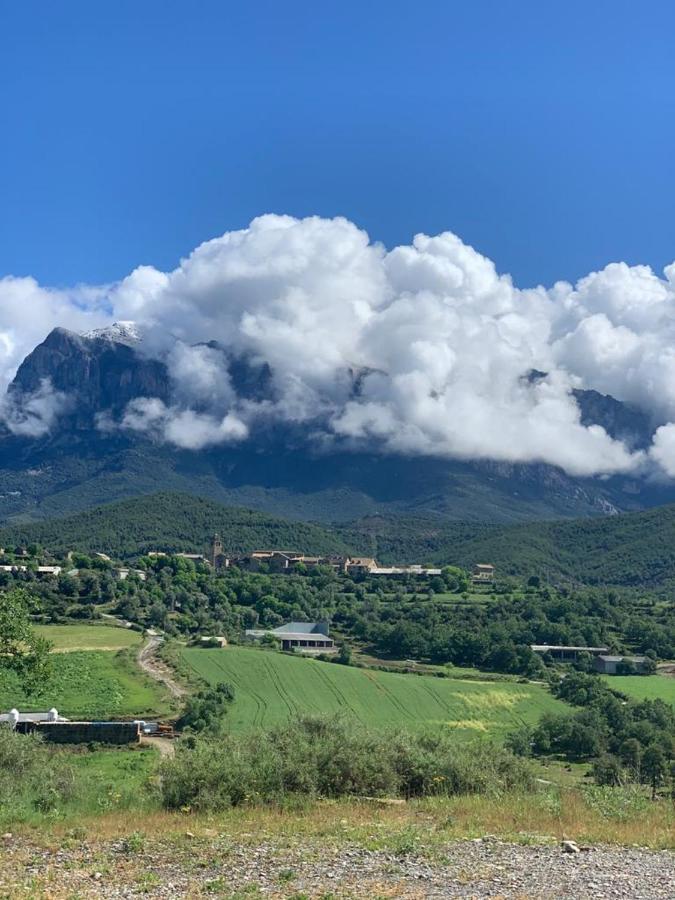 Preciosas Vistas A La Montana, Luminoso Y Acogedor Appartement El Pueyo de Araguás Buitenkant foto